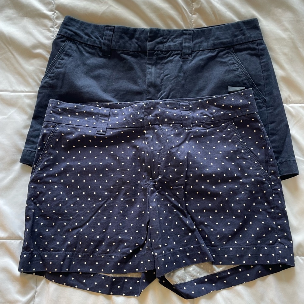 Tommy Hilfiger Blue and Polka Dot Bermuda Shorts 3.5” inseam